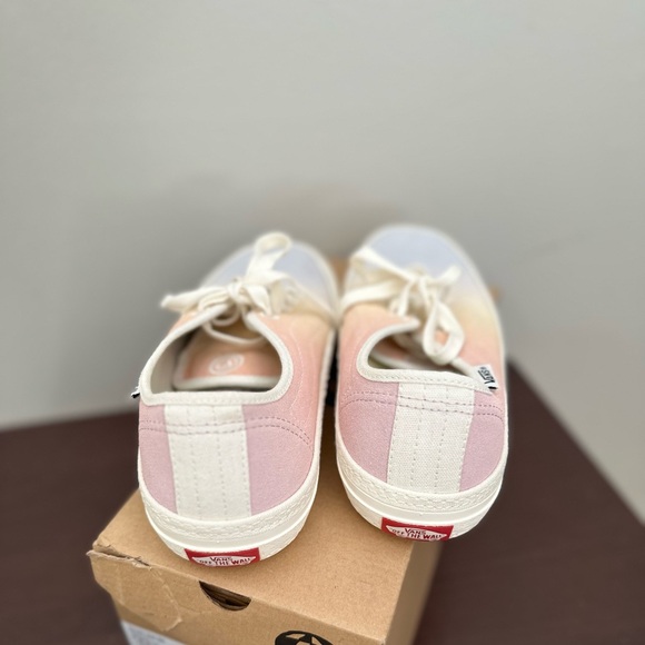 NIB Multicolored pastel vans. Women’s 8, men’s size 6.5 - Picture 4 of 5